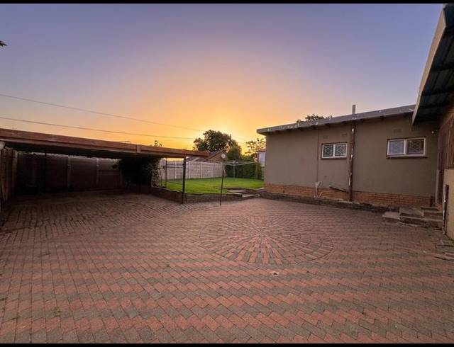 3 BEDROOM HOUSE FOR SALE IN LINDHAVEN